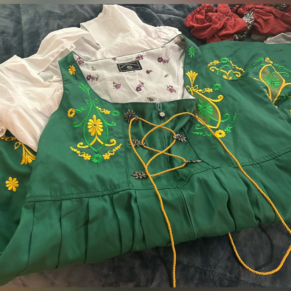 Dirndl Dress - Picture 7 of 16